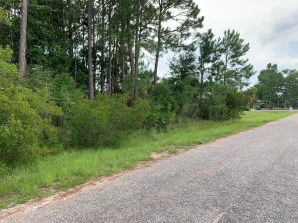 2363 Knotty Pine Dr, Navarre, FL 32566