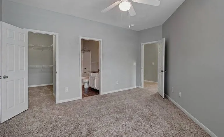 Hamptons at Woodland Pointe — Photo 12