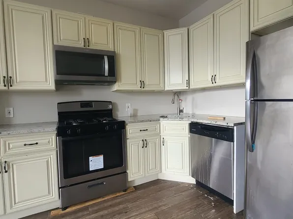 166 Armstrong Avenue image 5 of 18