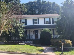 9 Alexander Dr, West Warwick, RI 02893