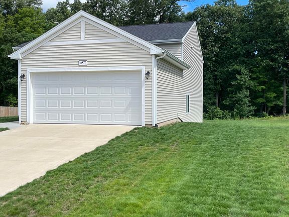 3rd image of 10879 Autumn Oak Dr