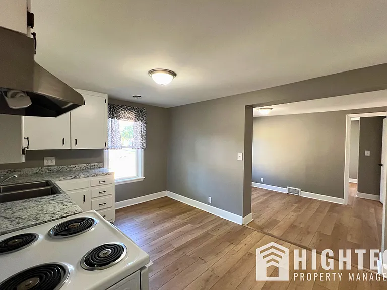 219 E McPherson Hwy — Photo 9