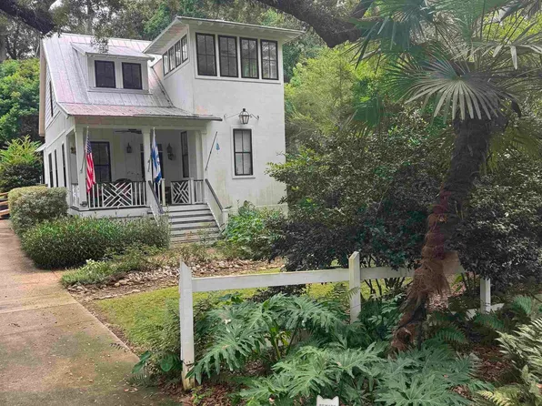 556 Johnson Ave, Fairhope, AL 36532