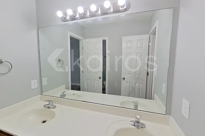 168 Deer Pkwy — Photo 13