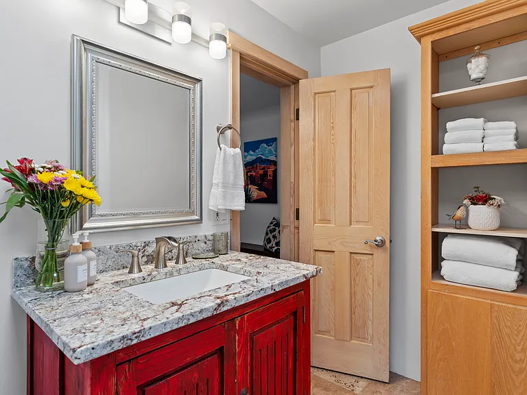 970 Thunderbird Ct — Photo 37