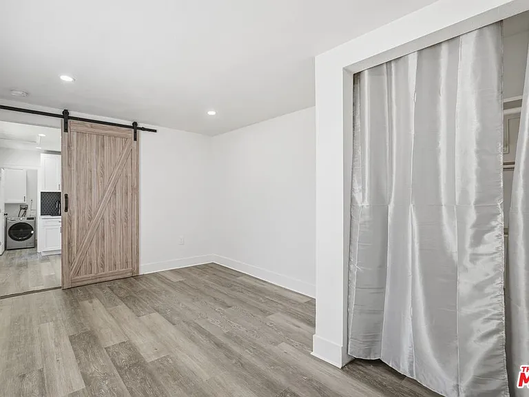 10530 Zelzah Ave — Photo 10