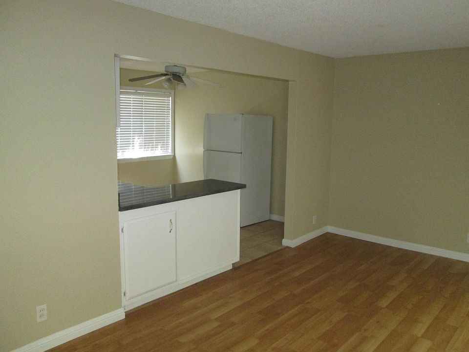 2nd image of 364 N 8th St APT 4