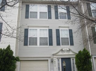 9018 Falcon Glen Ct, Bristow, VA 20136