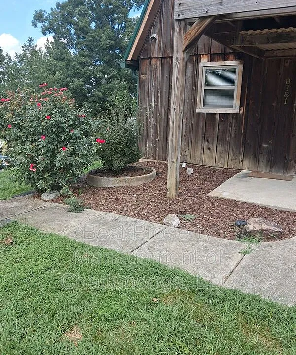 8781 Damron Pl