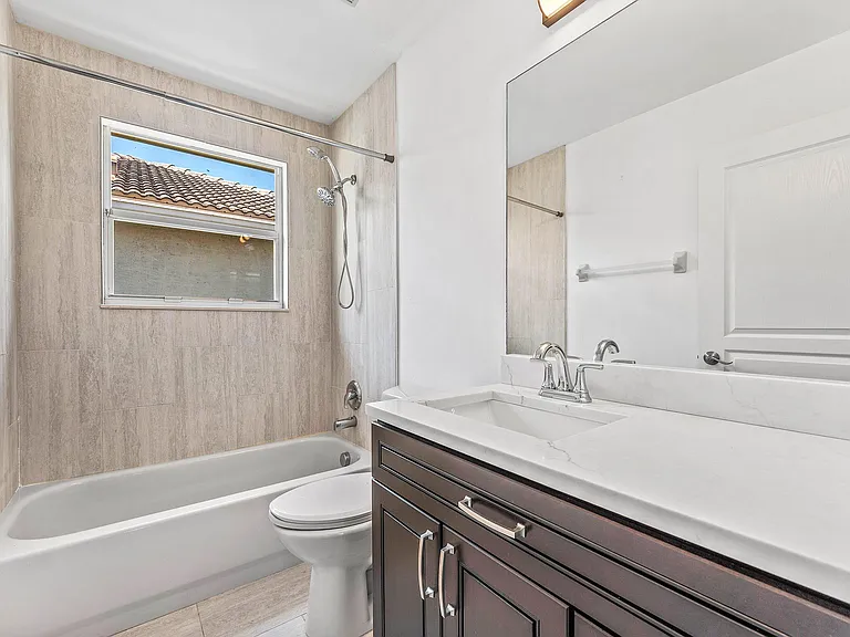 5477 Queenship Ct — Photo 20