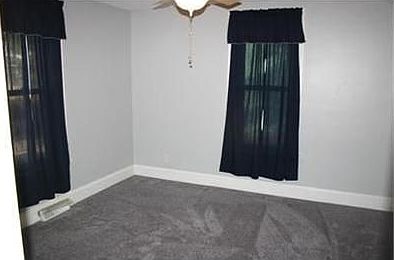 3rd image of 1423 Morton Ave