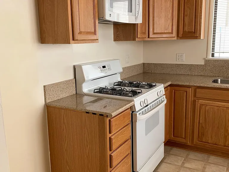 1128 Monterey Blvd — Photo 5