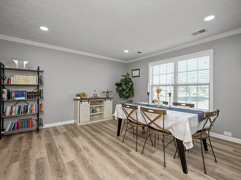 4016 Kenesaw Dr — Photo 24