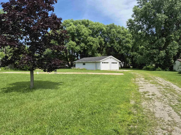 1245 Melissa Blvd, Little Suamico, WI 54141