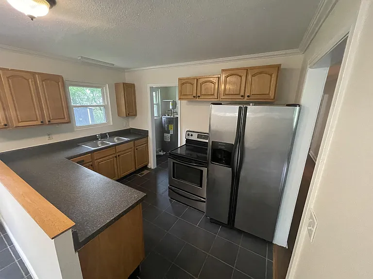 902 Old Lower Mill Rd — Photo 3