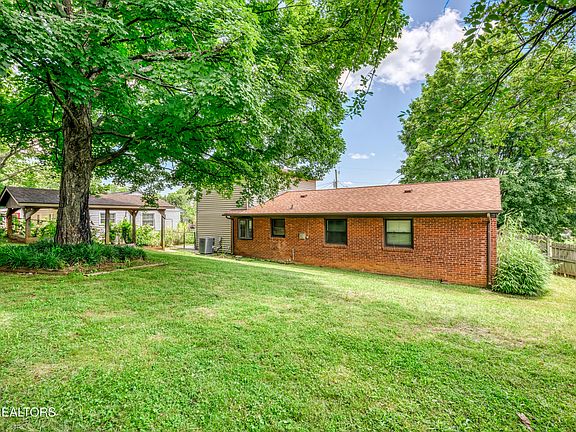 4th image of 3107 Myrtlewood Dr