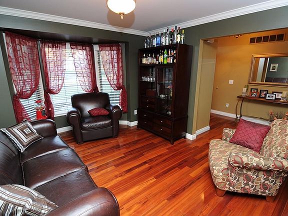 5th image of 5476 Pine Lake Dr