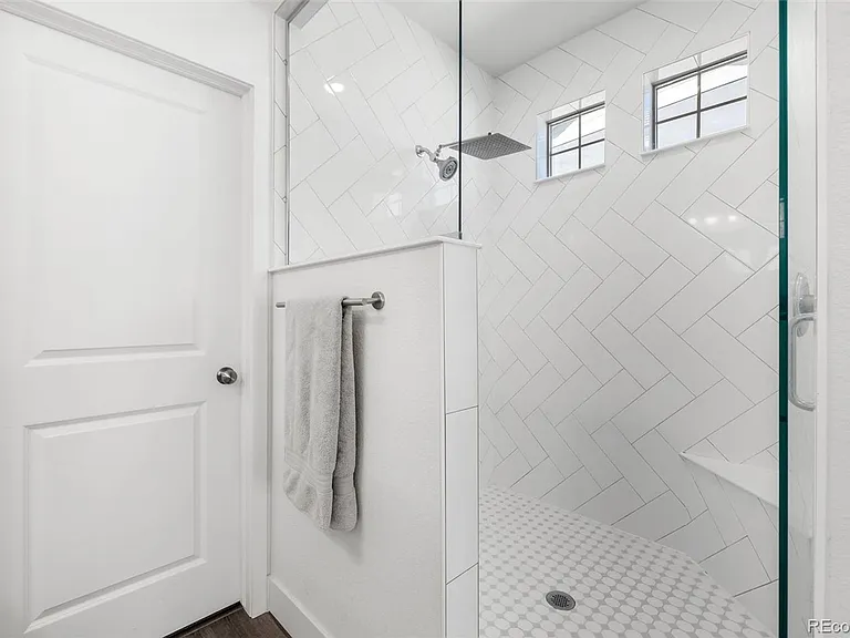 20551 Beekman Pl — Photo 16