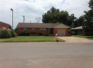 2109 W Iowa Ave, Chickasha, OK 73018