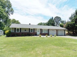 1071 Fowler Rd, Mount Airy, NC 27030