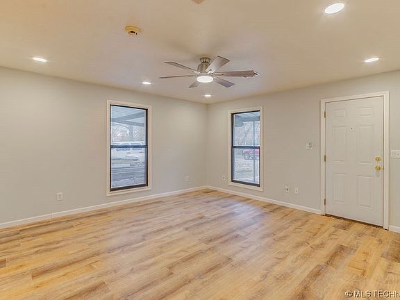 5th image of 617 S Elm St
