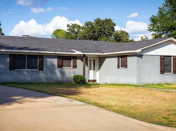 1531 Live Oak St, Sulphur Springs, TX 75482