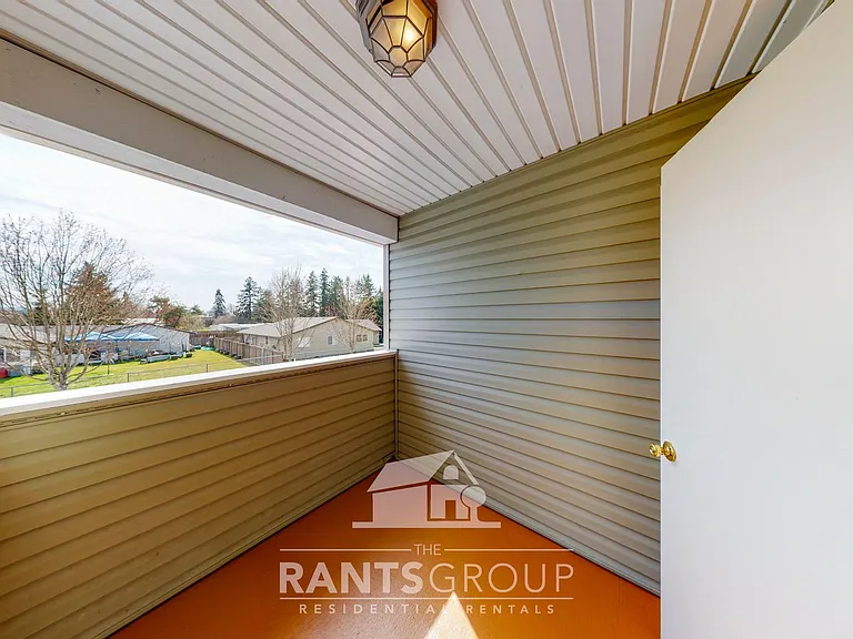 Crystal Springs Apartments — Photo 5