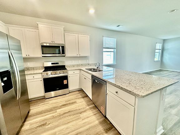 3rd image of 1200 Sanctum St