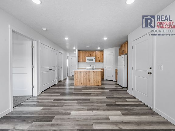 5th image of 5743 S 5th Ave #B