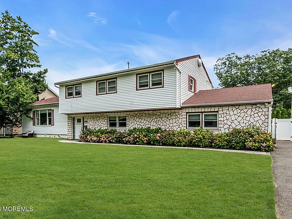 2nd image of 501 Monmouth Place