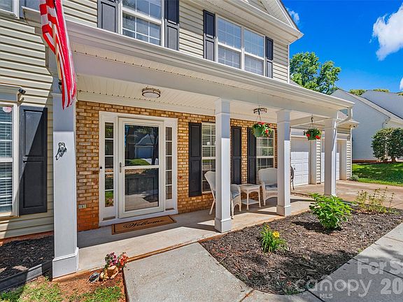 3rd image of 570 Saddlebrook Dr