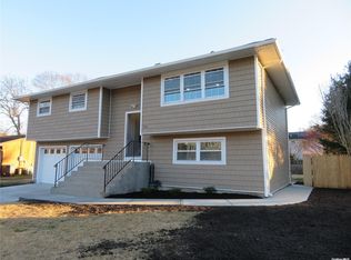 38 Golden Gate Dr, Shirley, NY 11967