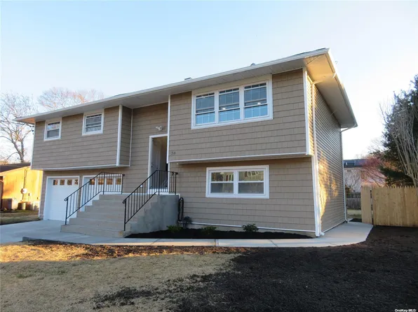 38 Golden Gate Drive, Shirley, NY 11967