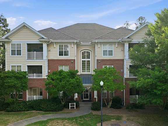 4th image of 124 Providence Glen Dr