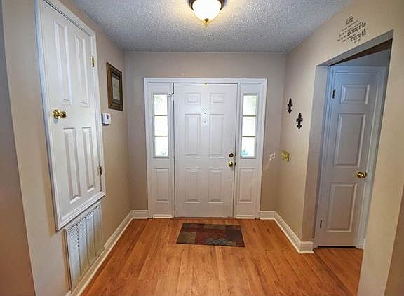 4th image of 62 Oakley Dr