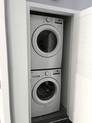 Rented by Sprint Realty | media 19