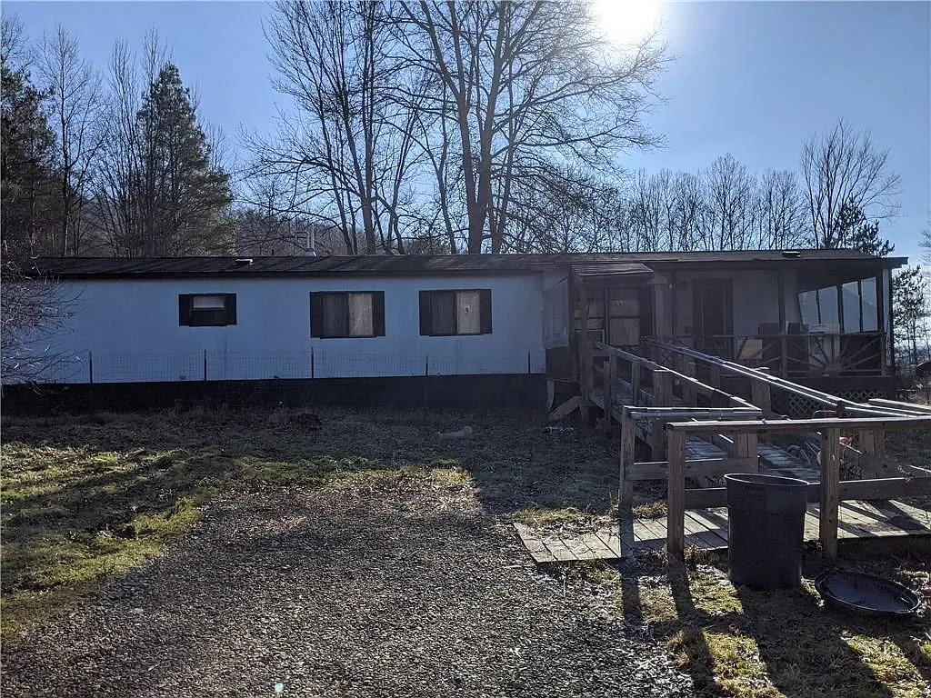 647 Linwood Dr photo 1