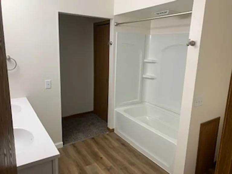 1027 Valley Side Dr #1029 — Photo 10