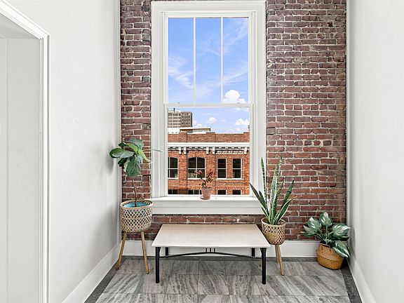 5th image of 113 22nd St N APT 411