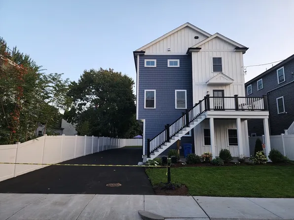 122 Russell St #2, Waltham, MA 02453