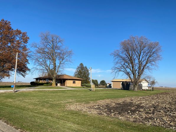 649 E 9th Rd, Wenona, IL 61377