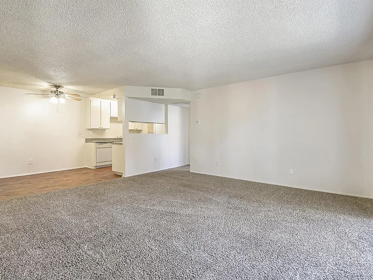 Summit Apartments — Photo 18