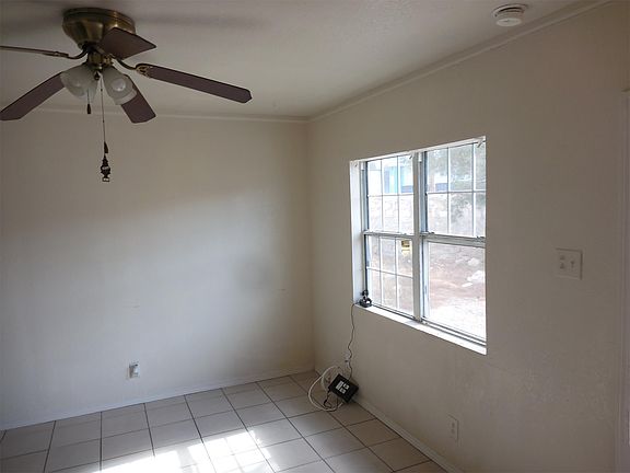 4th image of 4014 Lincoln Ave