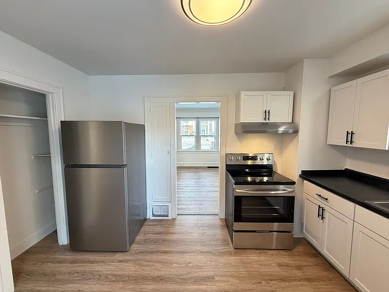 1301 Hammond Ave — Photo 10
