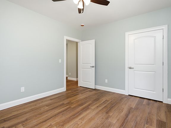 5th image of 470 Oakville Ave