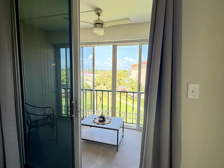 7400 Sun Island Dr #401 — Photo 8