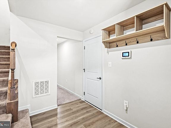 4th image of 8702 Upton Ln