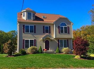 11 Country Rd, Attleboro, MA 02703