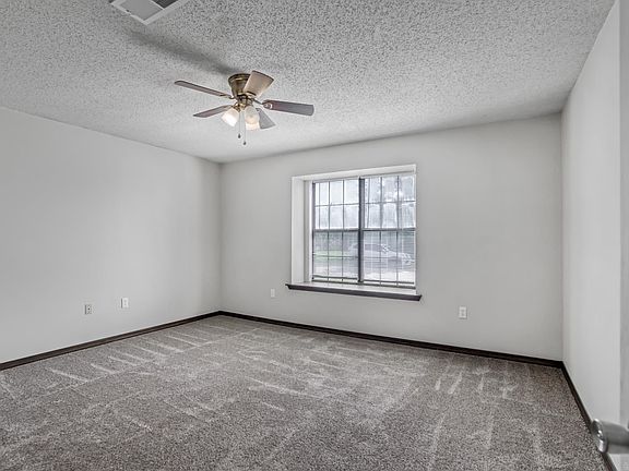 3rd image of 1305 Collier Dr