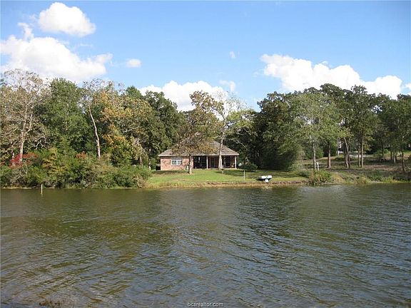 3rd image of 83 Lakeland Dr S